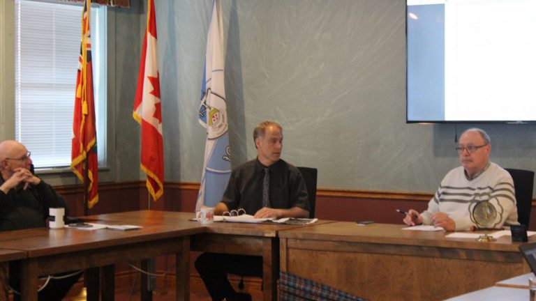 Haliburton County considers paving Monck Road in Cardiff