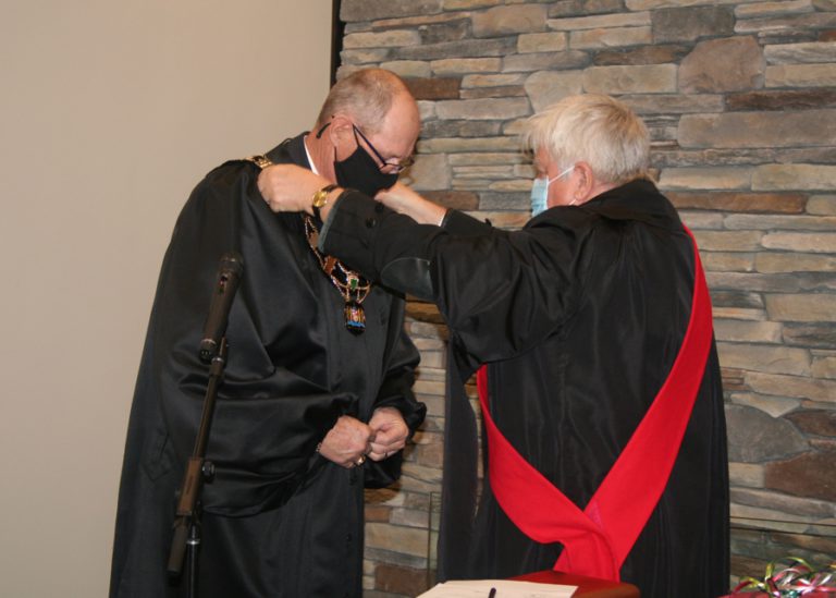 Warden Rick Phillips Sworn In for Sixth Term