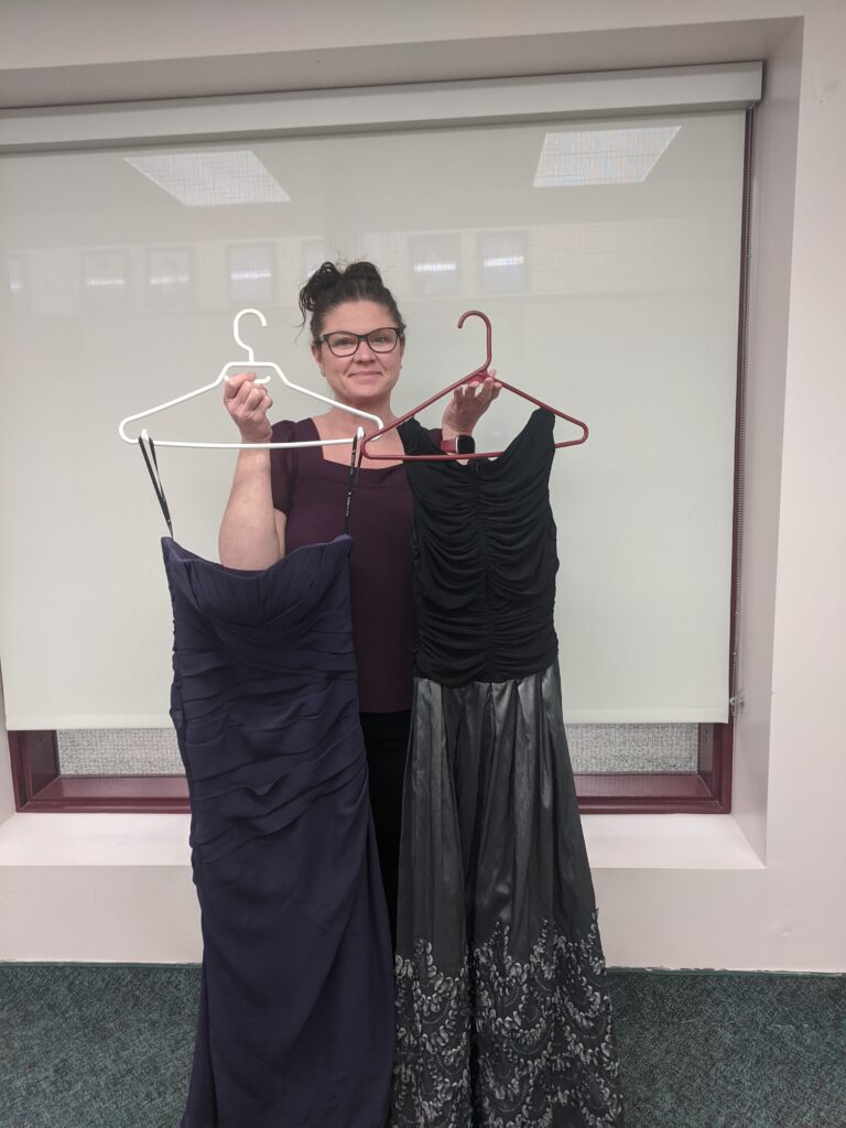 Students can ‘shop’ for free at Prom Project event in Bancroft