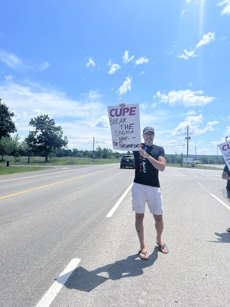 Hastings County paramedics to hold peaceful demonstration ahead of final bargaining meeting