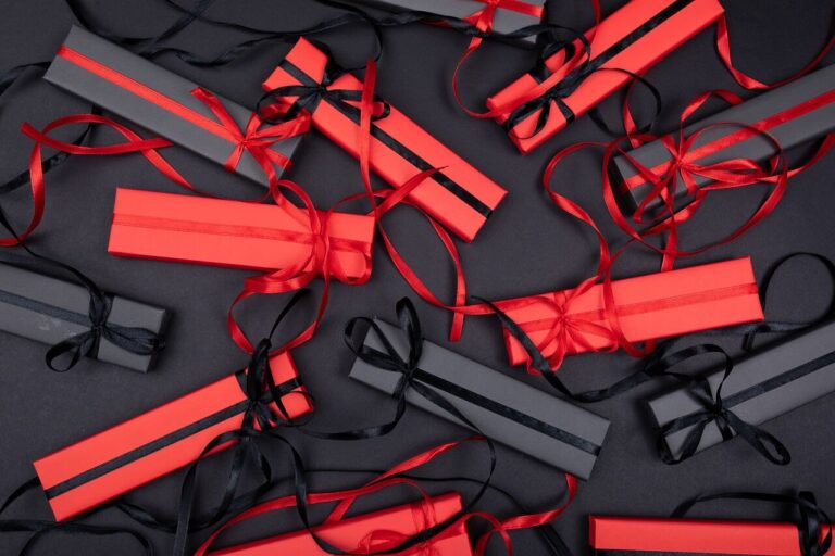 Avoid scams this holiday season