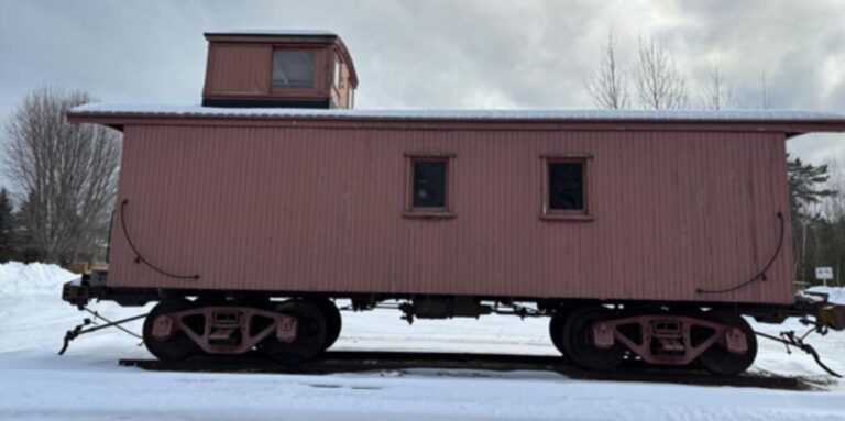 Calling all train buffs: 1922 Caboose is coming loose in Barry’s Bay 