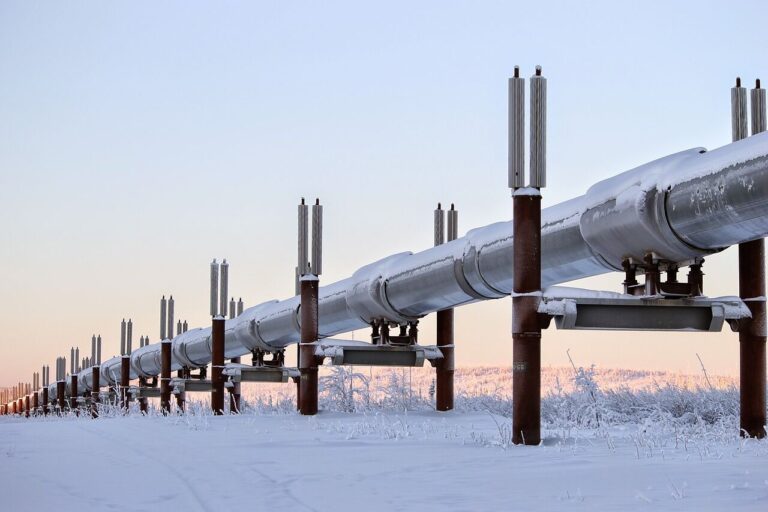 Energy Minister says provinces should consider building oil pipeline