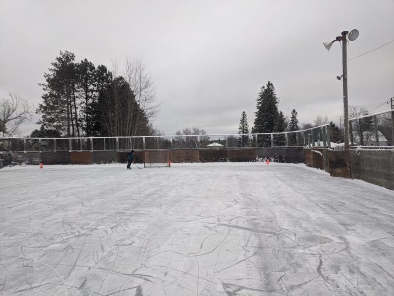 ‘A great season’ comes to an end: all outdoor rinks in Hastings Highlands now closed