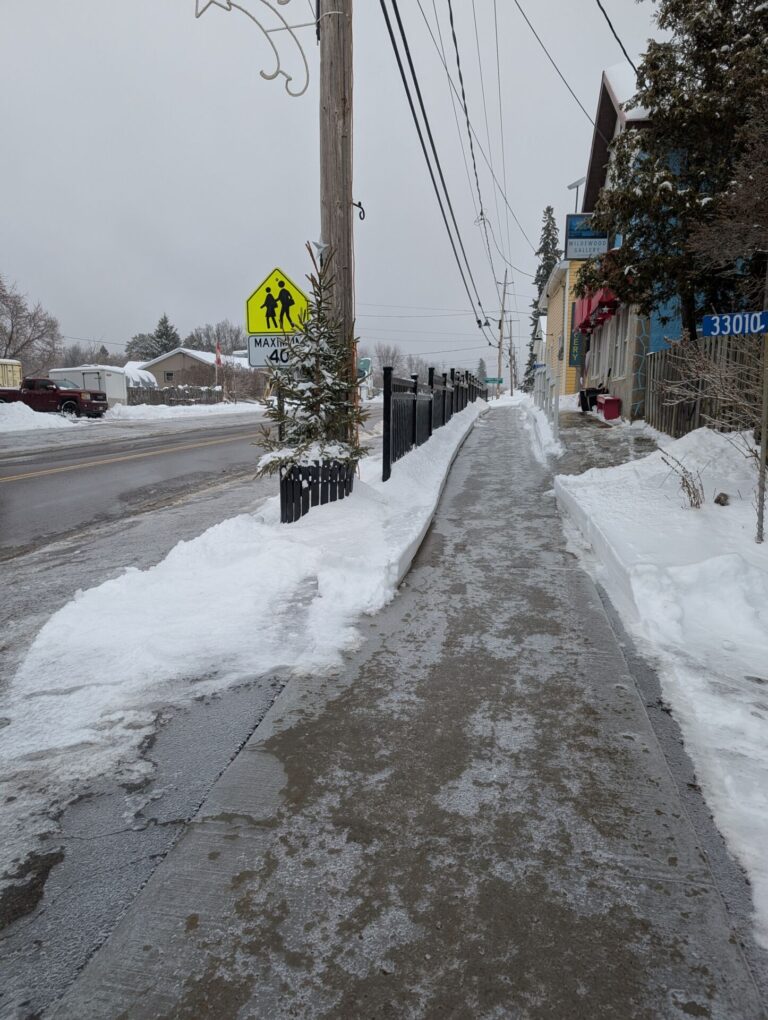 It’s a good idea to stay home with ongoing freezing rain: OPP